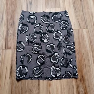 B3 - Ann Taylor skirt. Gray and black. Size 8